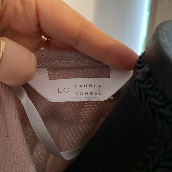 Bundle of 3 scarf shawls - Francescas, BB Dakota Lauren Conrad - Picture 9 of 9